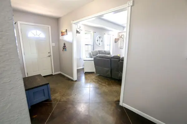 1727 Lcr 124, Mount Calm, TX 76673