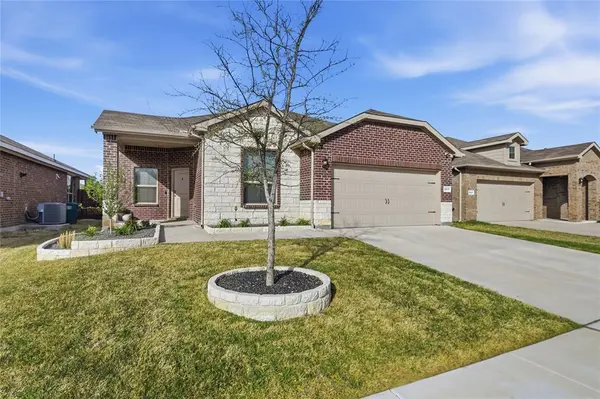 8617 Sandy Park Drive, Fort Worth, TX 76179