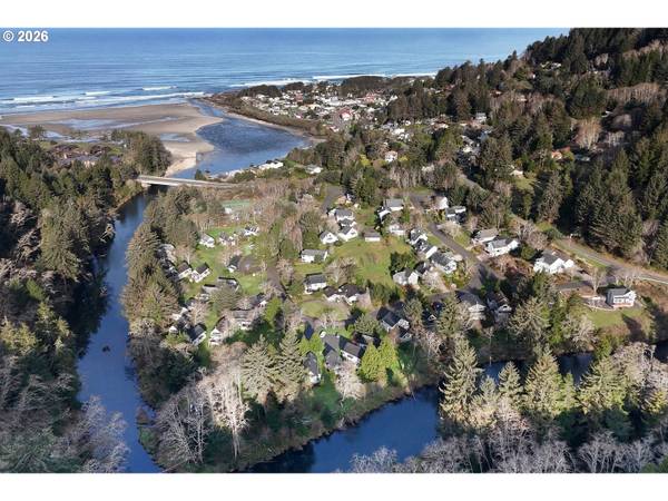 341 COMBS CIR, Yachats, OR 97498