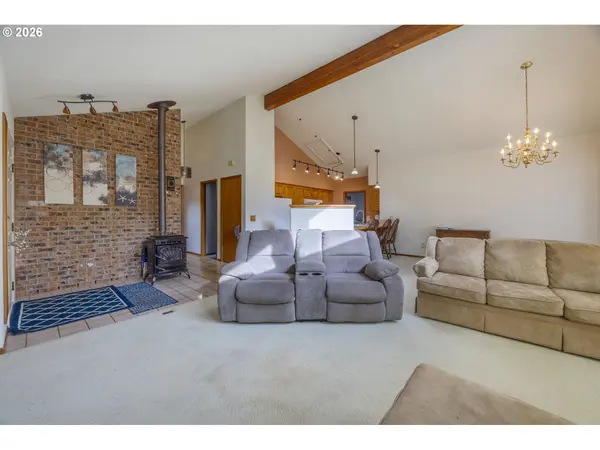 341 COMBS CIR, Yachats, OR 97498