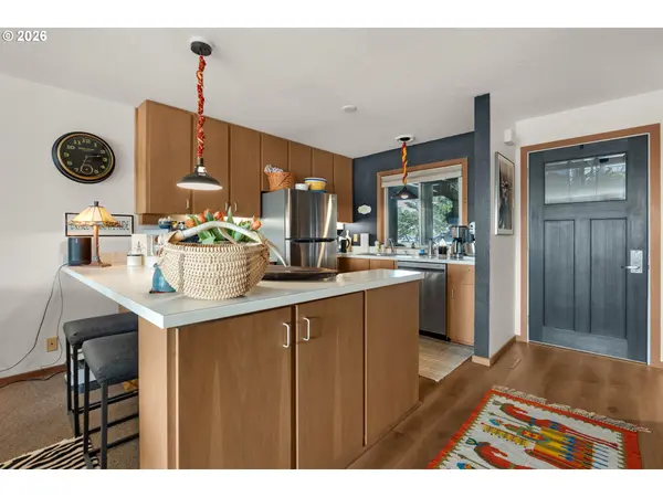 353 N BREAKER POINT DR #353, Cannon Beach, OR 97110