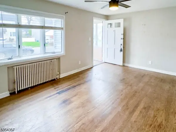 68 17Th Ave, Elmwood Park Boro, NJ 07407