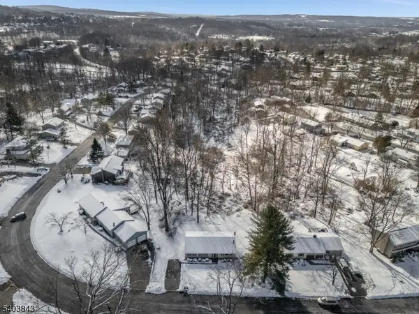 9 Woodland Ter, High Bridge Boro, NJ 08829