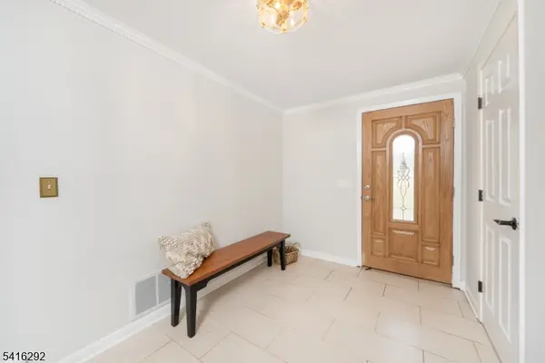 32 Deerfield Rd, Mendham Boro, NJ 07945