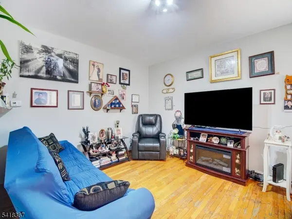 39 Rankin St, Elizabeth City, NJ 07206