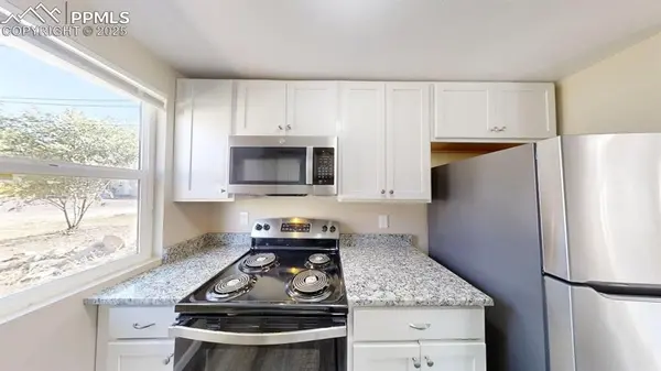 2405 E St Vrain ST, Colorado Springs, CO 80909