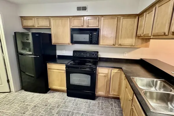 2605 Greenstone BLVD APT 201 ST, Auburn Hills, MI 48326