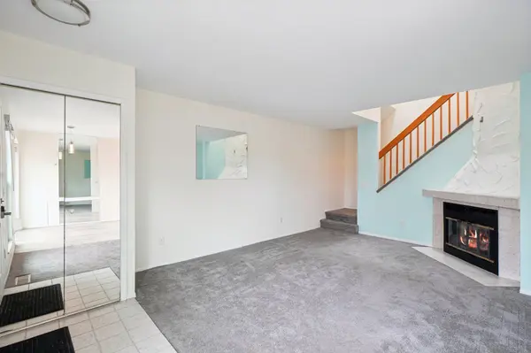 22173 Pondview, Novi City, MI 48375