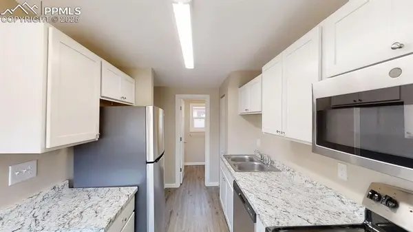 2413 E St Vrain ST, Colorado Springs, CO 80909