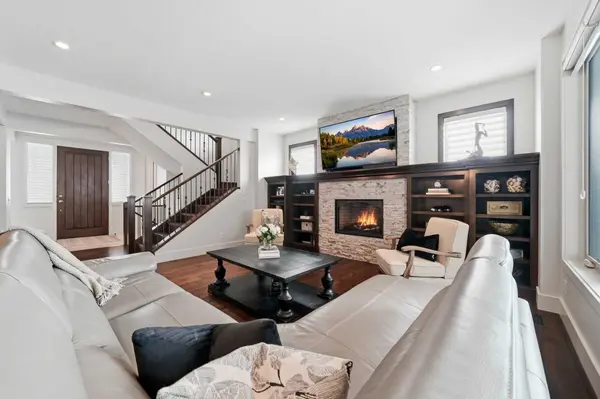 201 12 ST NE, Calgary, AB T2E 4P7