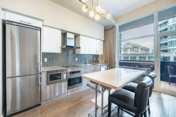 352 Front ST W #204, Toronto C01, ON M5V 0K3