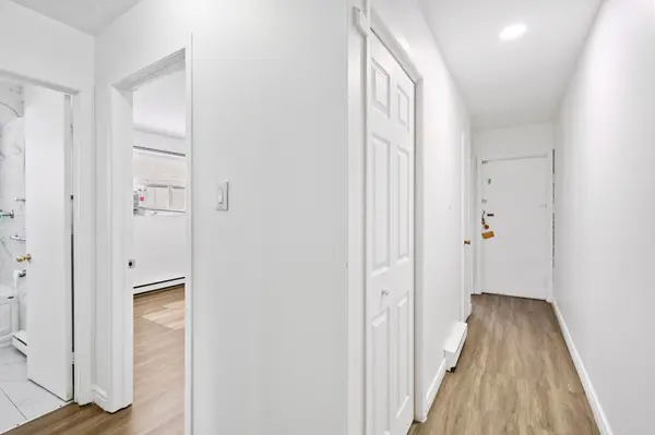 608 Gerrard ST #2nd Floor, Toronto E01, ON M4M 1Y3