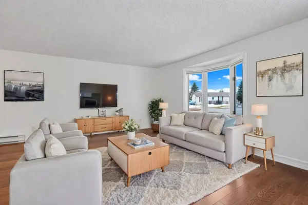 18 Maple Leaf TER, Innisfil, ON L0L 1L0