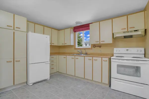 18 Maple Leaf TER, Innisfil, ON L0L 1L0