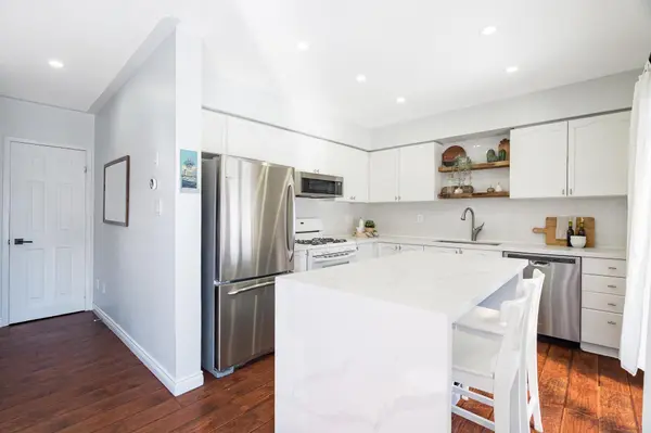 17 Truax CRES, Essa, ON L0M 1B4