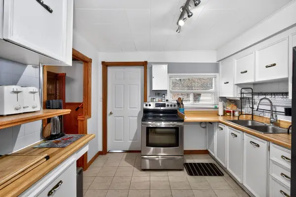 1031 Ferrier AVE, Innisfil, ON L0L 1W0