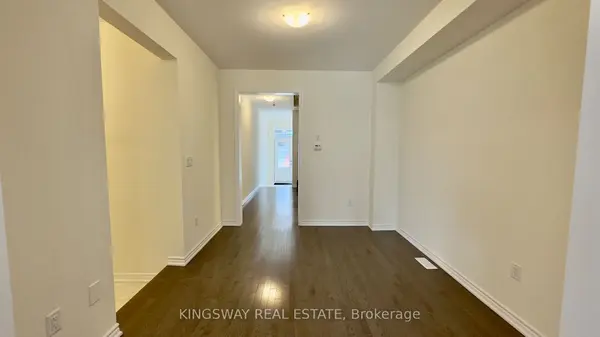 16 Blick CRES, Aurora, ON L4G 4A7