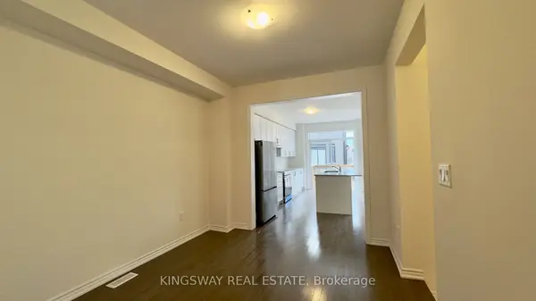 16 Blick CRES, Aurora, ON L4G 4A7