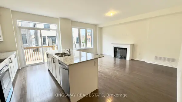 16 Blick CRES, Aurora, ON L4G 4A7