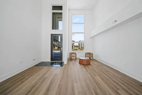 3714 Quayside DR, Severn, ON L3V 6H3