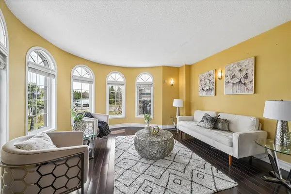 1031 Blueheron BLVD, Mississauga, ON L5V 2J8