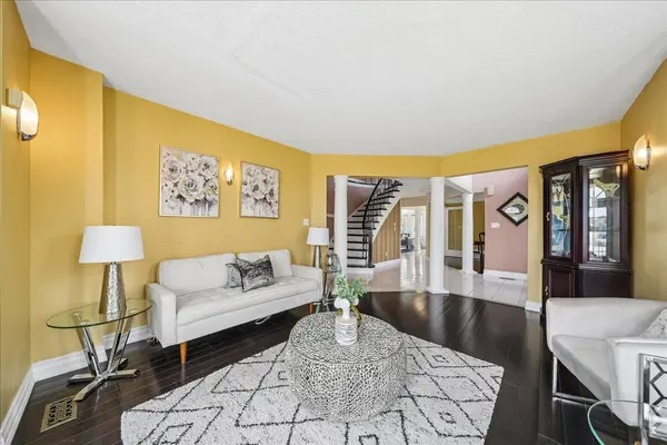 1031 Blueheron BLVD, Mississauga, ON L5V 2J8