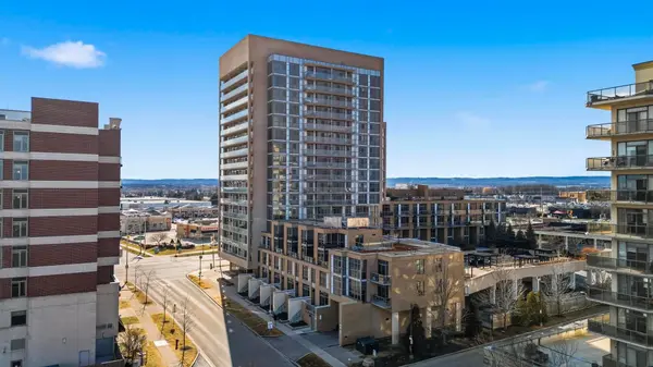 1940 Ironstone DR #1507, Burlington, ON L7L 0E4