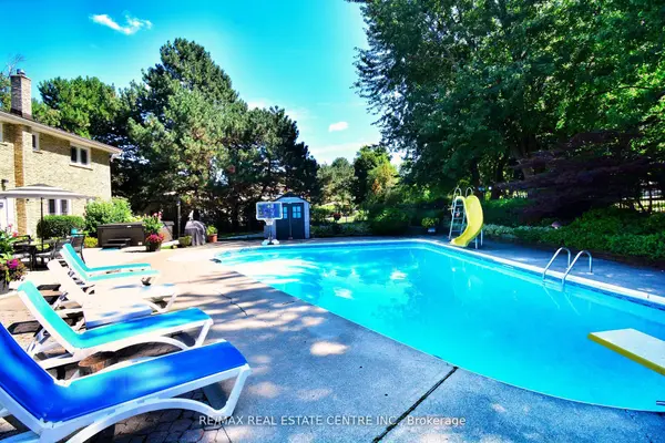 17 Crescent Hill DR S, Brampton, ON L6S 2P4