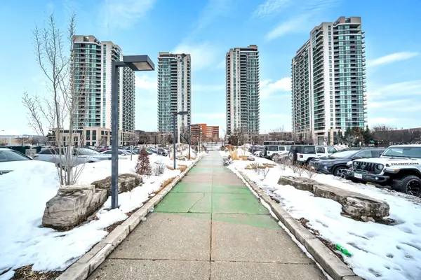 205 Sherway Gardens RD #1804, Toronto W08, ON M9C 0A5