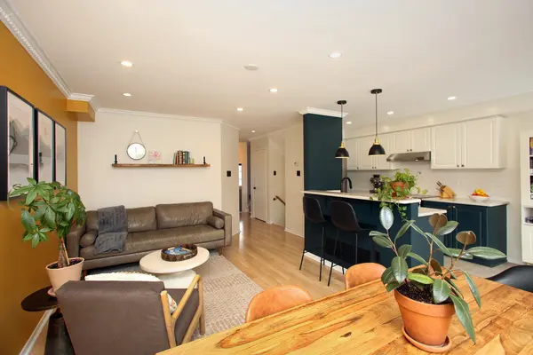 5223 Fairford CRES #55, Mississauga, ON L5V 2M6