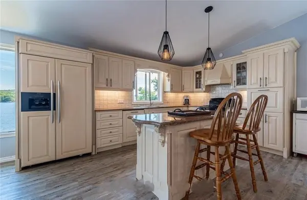 1758 Papineau Lake RD, Hastings Highlands, ON K0L 2R0