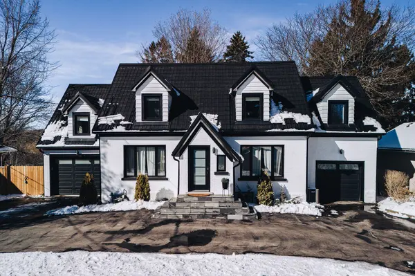 62 Lang CRES, Kitchener, ON N2K 1P3