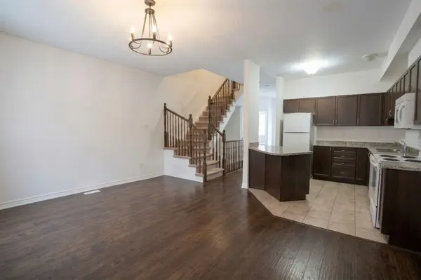 72 Dundalk Private, Barrhaven, ON K2J 0J5