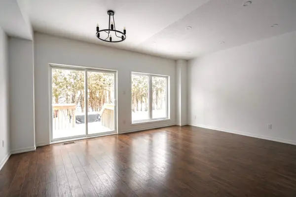 72 Dundalk Private, Barrhaven, ON K2J 0J5