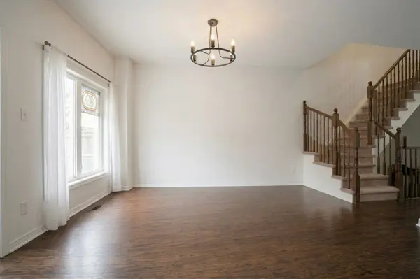 72 Dundalk Private, Barrhaven, ON K2J 0J5