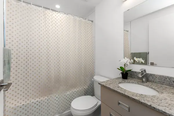 652 Princess ST #315, Kingston, ON K7L 1E5