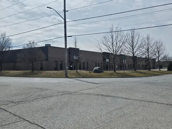 555 Admiral DR #5, London East, ON N5V 4L6