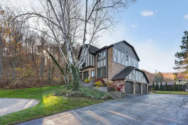 40 Parkwood RD, Grimsby, ON L3M 4K9