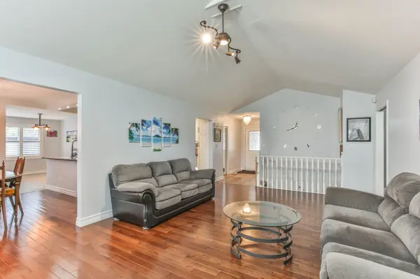 24 Linwood DR, Thames Centre, ON N0L 1G1