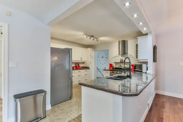 24 Linwood DR, Thames Centre, ON N0L 1G1