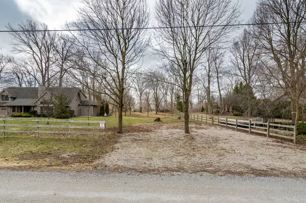 8419 Defore DR, Lambton Shores, ON N0M 1T0