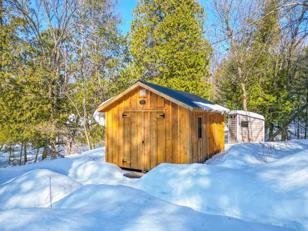 12 Cherry LN, East Ferris, ON P0H 1K0