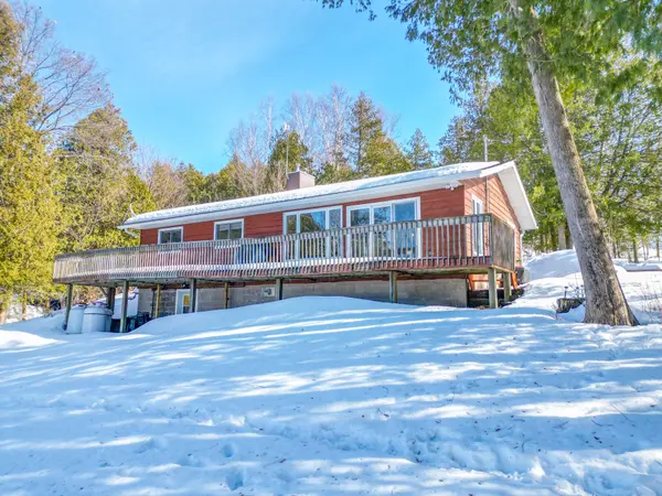 12 Cherry LN, East Ferris, ON P0H 1K0