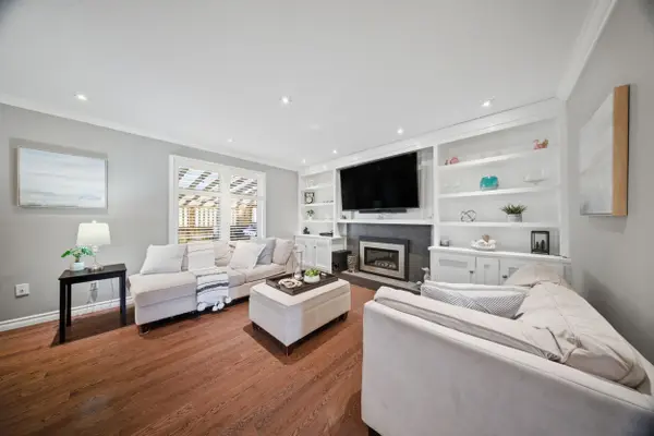 23 Cowan BLVD, Cambridge, ON N1T 1E5