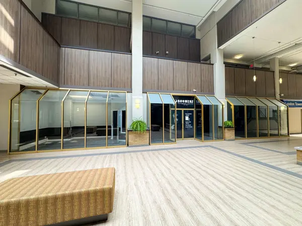 379 Dundas ST #104-106, London East, ON N6B 1V5