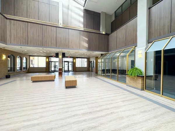 379 Dundas ST #207-209, London East, ON N6B 1V5