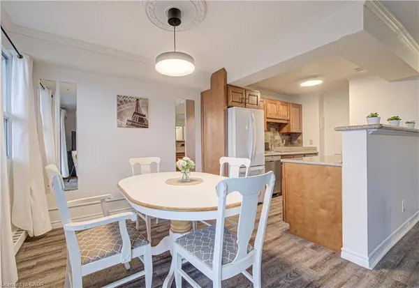 793 COLBORNE ST #202, Brantford, ON N3S 7J3