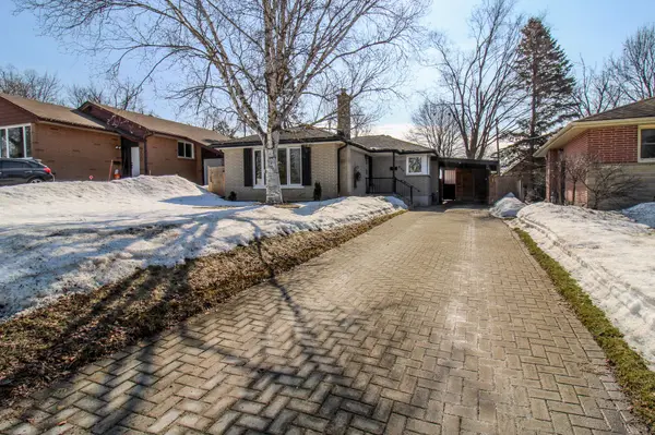 953 Oriole DR, Peterborough, ON K9H 6K6