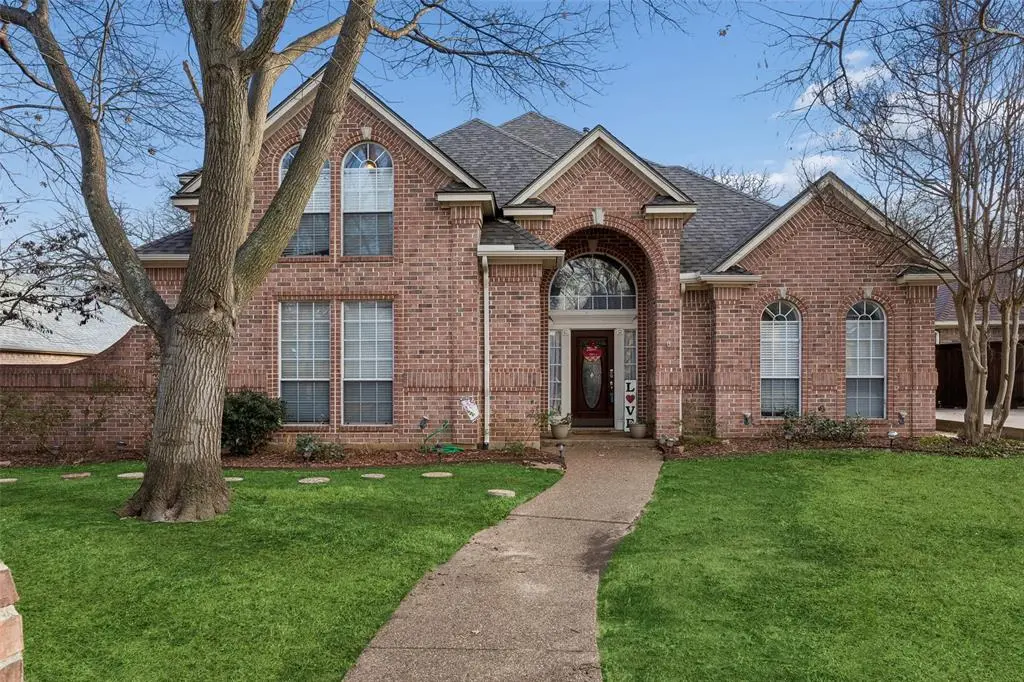 1625 Oak Creek Drive, Hurst, TX 76054