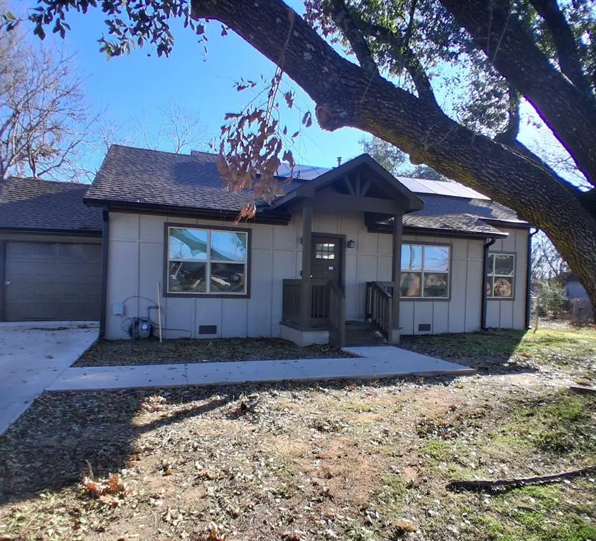 814 Chestnut Street, Bonham, TX 75418